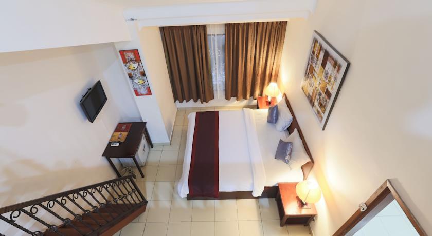 Reddoorz @ Raya Kuta Hotel Кута Екстериор снимка