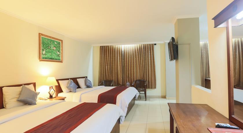Reddoorz @ Raya Kuta Hotel Кута Екстериор снимка
