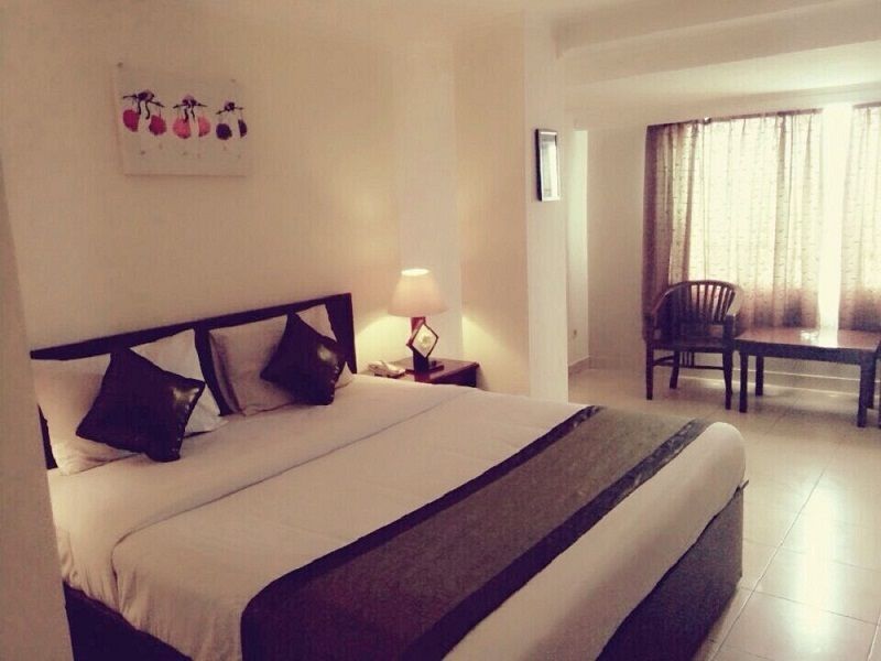 Reddoorz @ Raya Kuta Hotel Кута Екстериор снимка