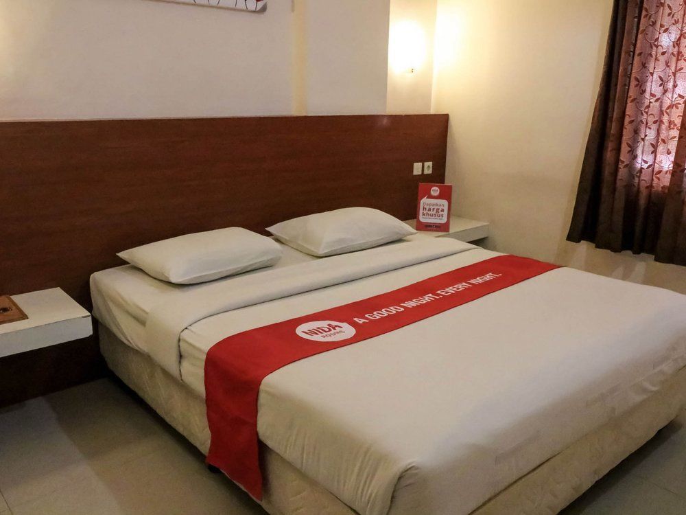 Reddoorz @ Raya Kuta Hotel Кута Екстериор снимка