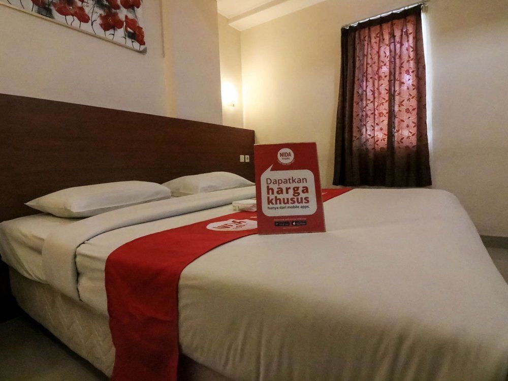 Reddoorz @ Raya Kuta Hotel Кута Екстериор снимка